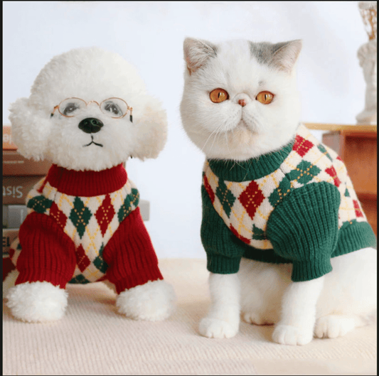 American Retro, Quilted Cat/Dog Sweater with sleeves